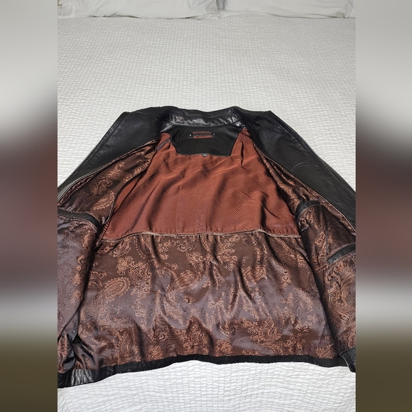 Wilson's Leather Black Lightweight Jacket with Front Zipper and Folded Collar - Picture 2 of 5